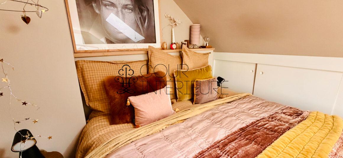 MEUBLÉ – Très standing – Idéal pieds à terre – 1 chambre – 34 m2 au sol – Paris 7ème – Rue de Grenelle – Quartier Beaupassage / Raspail – 3ème étage avec ascenseur – Loyer charges comprises : 1.950 euros (chauffage et eau chaude collectifs inclus) et (Internet inclus).