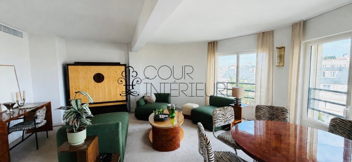 MEUBLÉ par architecte – EXCEPTIONNEL – Résidence TRÈS STANDING avec conciergerie 24h24- MEUBLÉ par ARCHITECTE – PASSY PLAZA – PARIS 16ème – 2 chambres – Duplex Toit Terrasse en dernier étage – 10ème et 9ème étage ascenseur – 76,30 m2 + Balcon 8 m2 + Toit terrasse  61 m2 – Vue 360° sur TOUR EIFFEL et tout Paris – Parking en sous-sol – Climatisation intégrée – Loyer charges comprises : 5.300 euros (parking en sous-sol compris)
