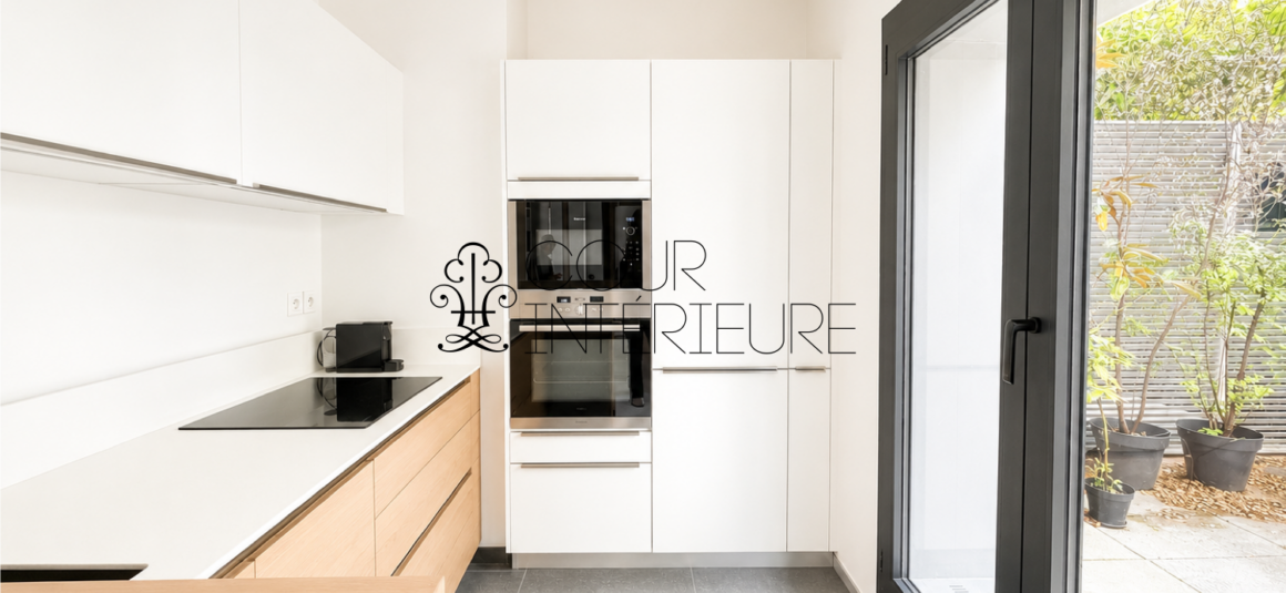 MEUBLÉ – 1 chambre – PARIS 7ème – RASPAIL/BAC/GRENELLE – 62 m2 et terrasse plein ciel de 35 m2 – 2ème étage ascenseur – Loyer charges comprises : 4.400 euros (chauffage et eau chaude collectifs compris et Internet compris)