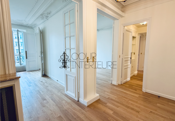 VIDE – 2 chambres – Paris 17ème – Boulevard des Batignolles – 87,43 m2 – 3ème étage ascenseur – Loyer charges comprises : 3.000 euros