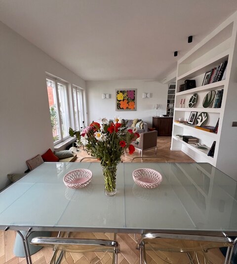 MEUBLÉ – Duplex –  1 chambre – PARIS 15ème – Avenue Motte Picquet – 70 m2 – 8ème étage avec ascenseur – Loyer charges comprises : 2.850 euros (chauffage collectif inclus)