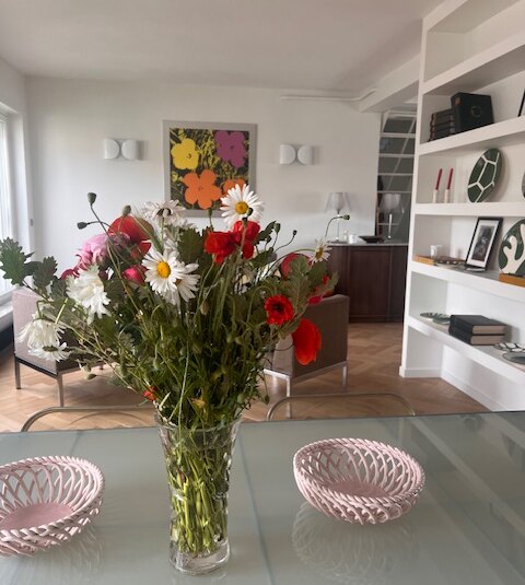 MEUBLÉ – Duplex –  1 chambre – PARIS 15ème – Avenue Motte Picquet – 70 m2 – 8ème étage avec ascenseur – Loyer charges comprises : 2.850 euros (chauffage collectif inclus)