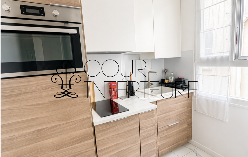 MEUBLÉ – 1 chambre – PARIS 7ème – Rue Pierre Leroux – 38,3 m2 – 5ème étage ascenseur – Loyer charges comprises : 1.900 € (Internet inclus)