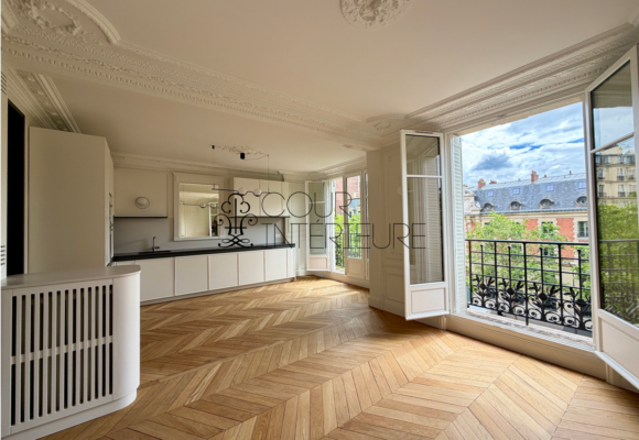 VIDE – 2 chambres – PARIS 16ème – Bld Exelmans – 75,37 m2 – 4ème étage avec ascenseur – Loyer charges comprises : 3.000 euros (chauffage et eau chaude collectifs)