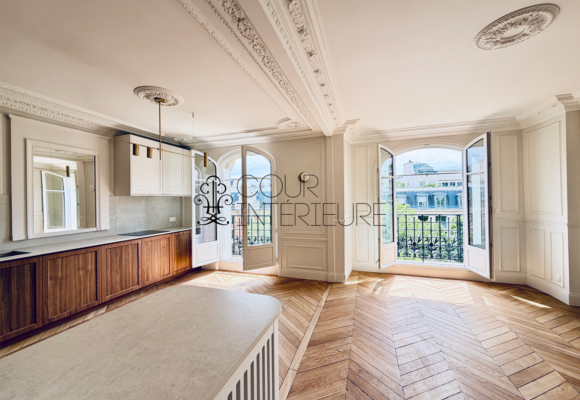 VIDE – 2 chambres – PARIS 16ème – Bld Exelmans – 65,40 m2 – 5ème étage avec ascenseur – Loyer charges comprises : 2.600 euros (chauffage et eau chaude collectifs)