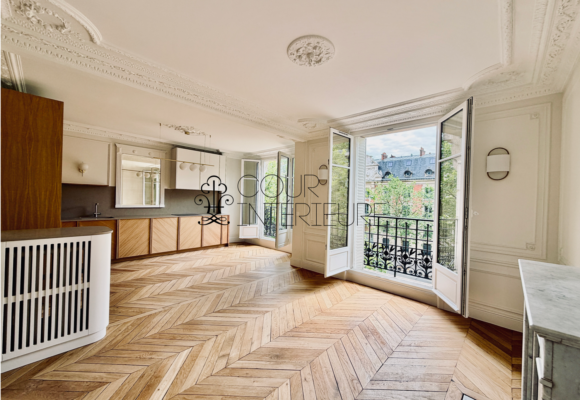 VIDE – 2 chambres – PARIS 16ème – Bld Exelmans – 75,09 m2 – 3ème étage avec ascenseur – Loyer charges comprises : 3.000 euros  (chauffage et eau chaude collectifs)