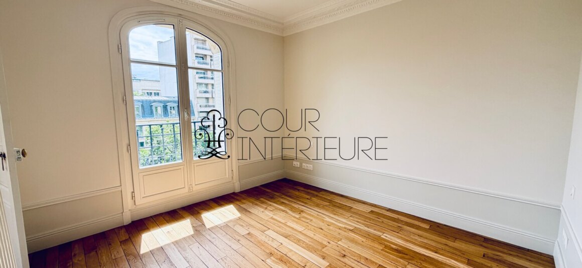 VIDE – 2 chambres – PARIS 16ème – Bld Exelmans – 65,40 m2 – 5ème étage avec ascenseur – Loyer charges comprises : 2.600 euros (chauffage et eau chaude collectifs)
