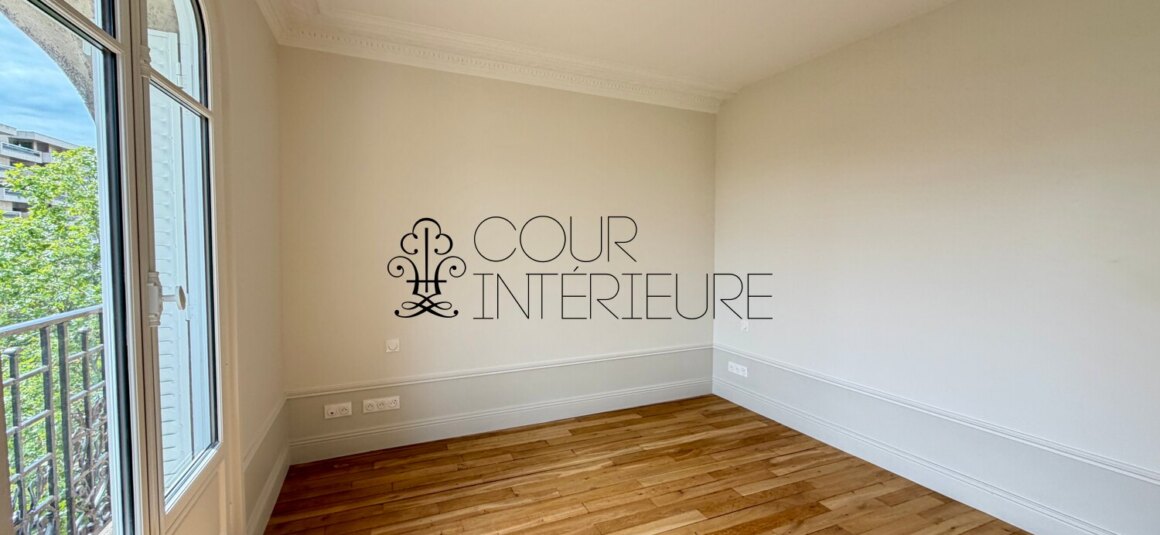 VIDE – 2 chambres – PARIS 16ème – Bld Exelmans – 65,40 m2 – 5ème étage avec ascenseur – Loyer charges comprises : 2.600 euros (chauffage et eau chaude collectifs)