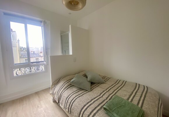 MEUBLÉ – Studio – 17ème – Wagram / Levis – Rue Jouffroy d’Abbans – 6ème et dernier étage ascenseur – Loyer charges comprises : 800 euros MEUBLÉ – Studio – 17ème – Wagram / Levis – Rue Jouffroy d’Abbans – 6ème et dernier étage ascenseur – Loyer charges comprises : 800 euros