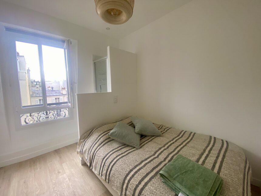 MEUBLÉ – Studio – 17ème – Wagram / Levis – Rue Jouffroy d’Abbans – 6ème et dernier étage ascenseur – Loyer charges comprises : 800 euros MEUBLÉ – Studio – 17ème – Wagram / Levis – Rue Jouffroy d’Abbans – 6ème et dernier étage ascenseur – Loyer charges comprises : 800 euros
