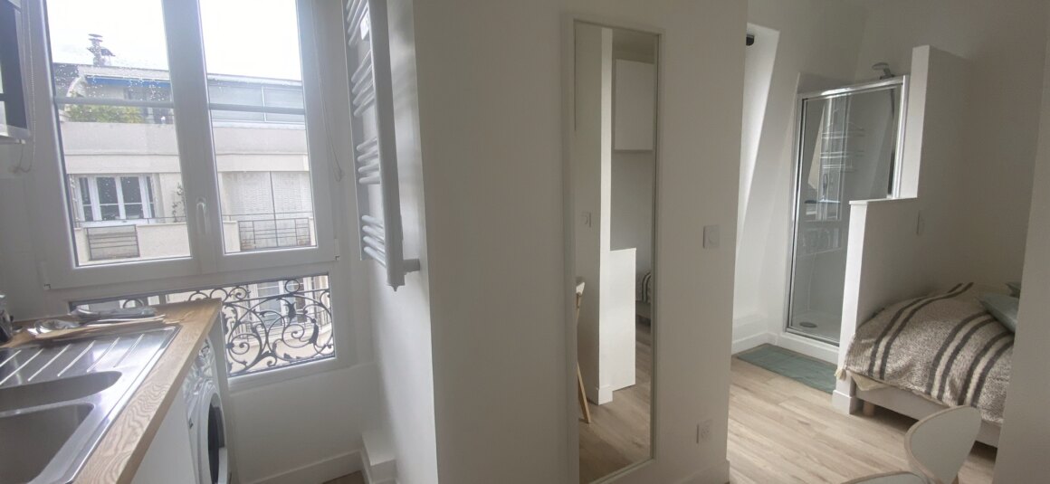 MEUBLÉ – Studio – 17ème – Wagram / Levis – Rue Jouffroy d&rsquo;Abbans – 6ème et dernier étage ascenseur – Loyer charges comprises : 800 euros