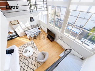 MEUBLÉ- Atelier d&rsquo;artiste 2 chambres + bureau – 80 m2 au sol – Paris 16ème – Rue Lauriston – Métro : Etoile – 4ème et dernier étage ascenseur – Loyer charges comprises : 3.200 euros