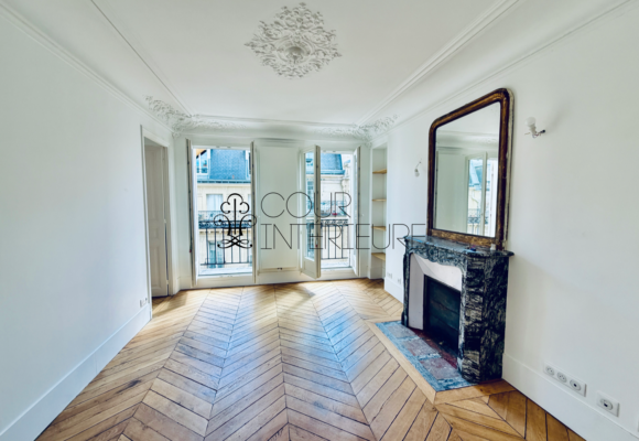 VIDE – 2 chambres –  51 m2 + Balcon filant –  Paris 17ème – Rue Labie  (Ternes / Poncelet) – 5ème étage sans ascenseur  – Loyer charges comprises : 1.900 €