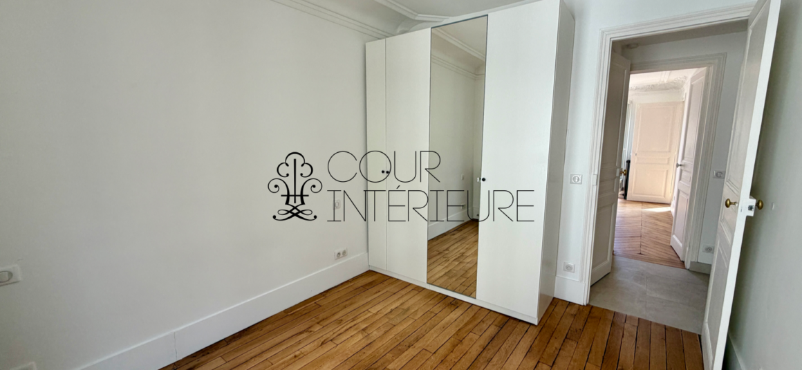 VIDE – 2 chambres –  51 m2 + Balcon filant –  Paris 17ème – Rue Labie  (Ternes / Poncelet) – 5ème étage sans ascenseur  – Loyer charges comprises : 1.900 €
