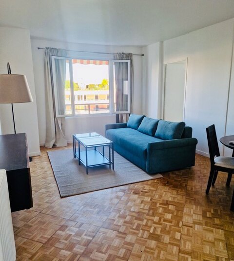 MEUBLÉ – 2 chambres – 59 m2 – PARIS 15ème – Place Adolphe Cherioux – 7ème étage avec ascenseur – Loyer charges comprises : 2.300 euros (poss box dans en sous-sol pour 180 euros)