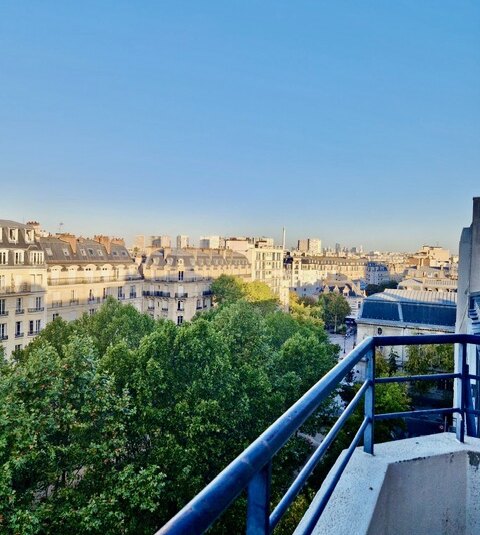 MEUBLÉ – 2 chambres – 59 m2 – PARIS 15ème – Place Adolphe Cherioux – 7ème étage avec ascenseur – Loyer charges comprises : 2.300 euros (poss box dans en sous-sol pour 180 euros)