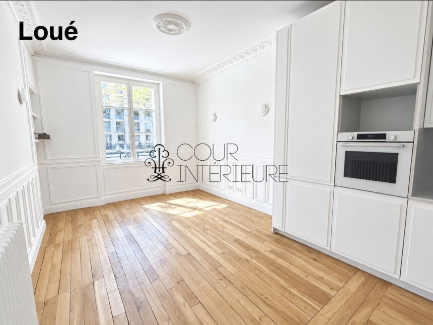 VIDE – 1 chambre – 45,55 m2 – Paris 16ème – Bld Exelmans – Rez de chaussée avec courette privative (en cours aménagement) – Loyer charges comprises : 1.750 euros (chauffage et eau chaude collectifs)